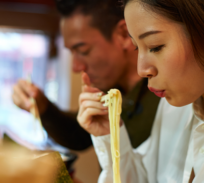 ごはんものやちょい飲みも楽しめる、くつろぎの空間